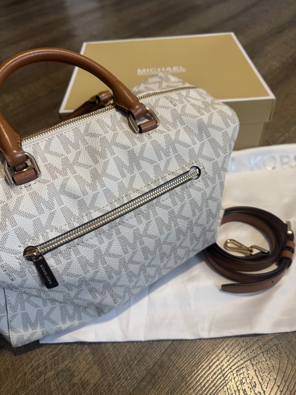 Michael Kors Signature Satchel in Vanilla and Brown - Picture 12 of 14
